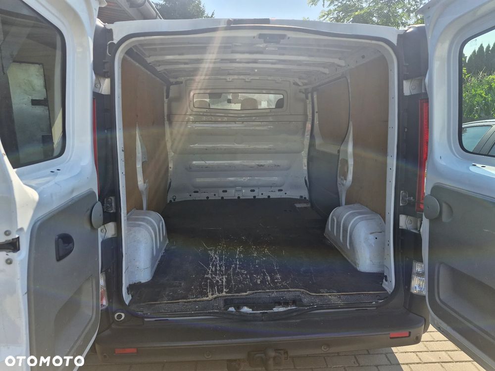 Opel Vivaro - 8