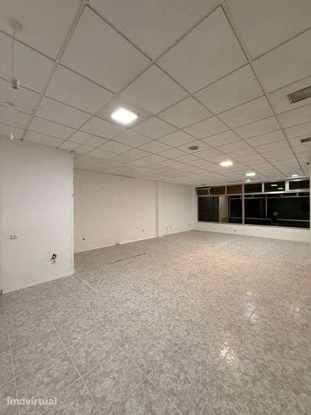 Espaço Comercial para venda em Gaia - Grande imagem: 2/5