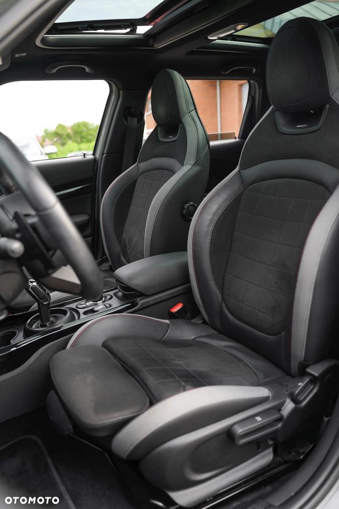 MINI John Cooper Works - 8