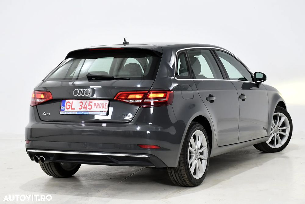 Audi A3 2.0 TDI S tronic design - 4