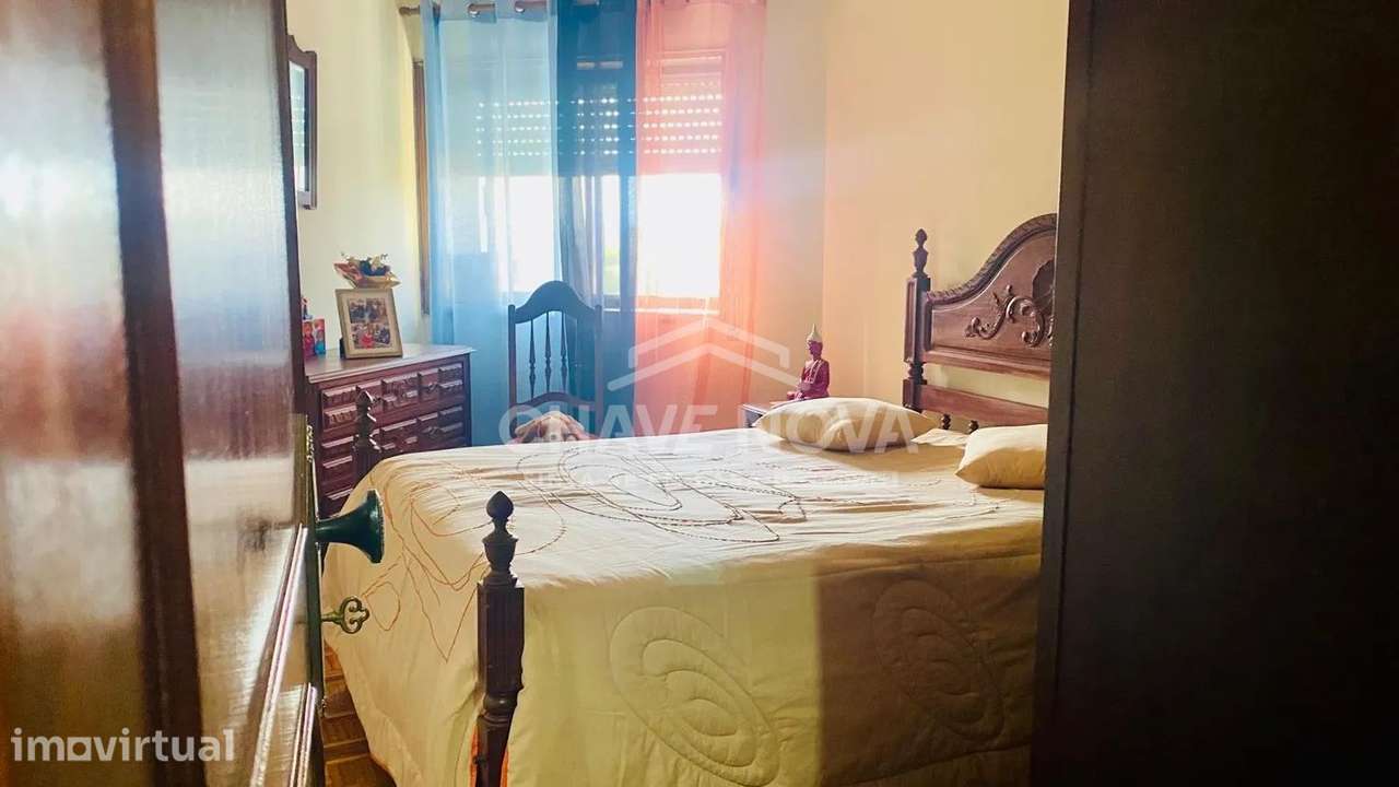 Apartamento T2 virado Poente c/lugar de garagem - Grande imagem: 4/12