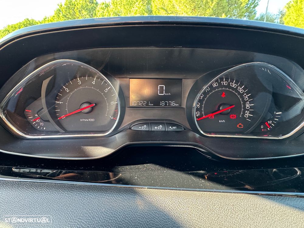 Peugeot 208 - 7