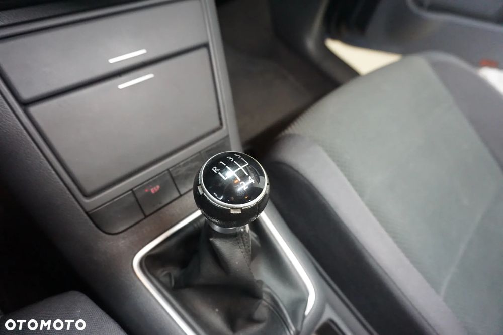 Volkswagen Golf Plus 1.9 TDI Tour - 29