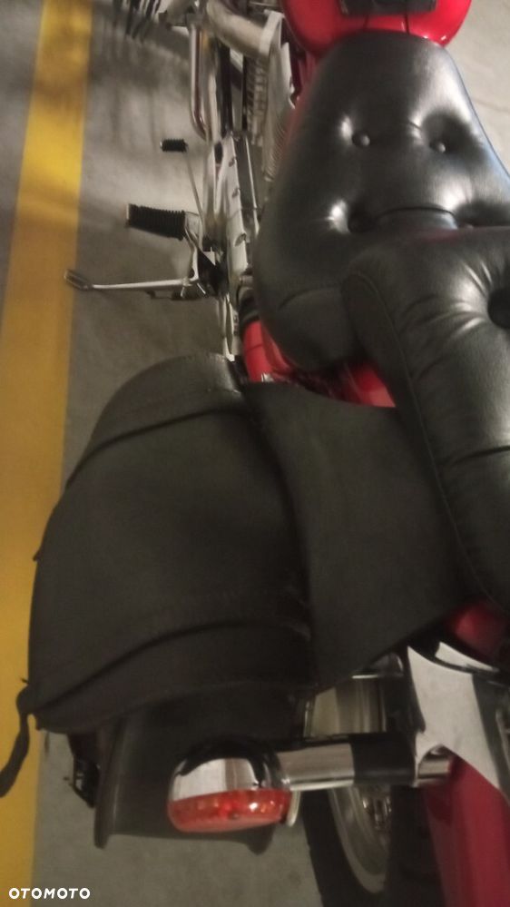 Suzuki Intruder - 12