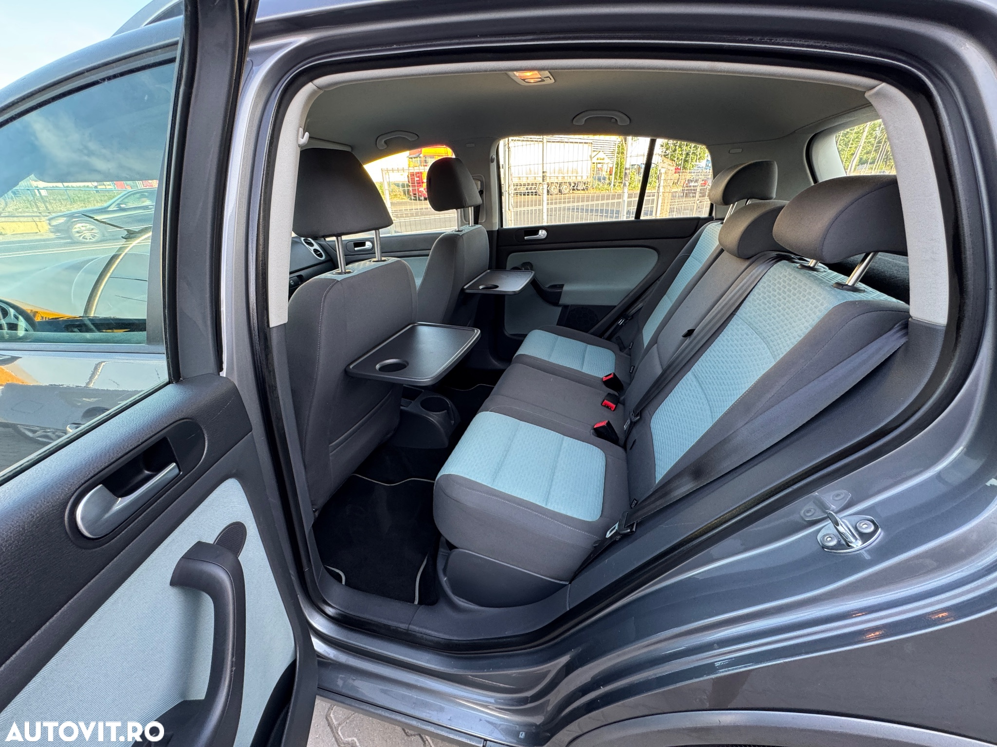 Volkswagen Golf Plus 1.9 TDI DPF DSG CrossGolf - 25