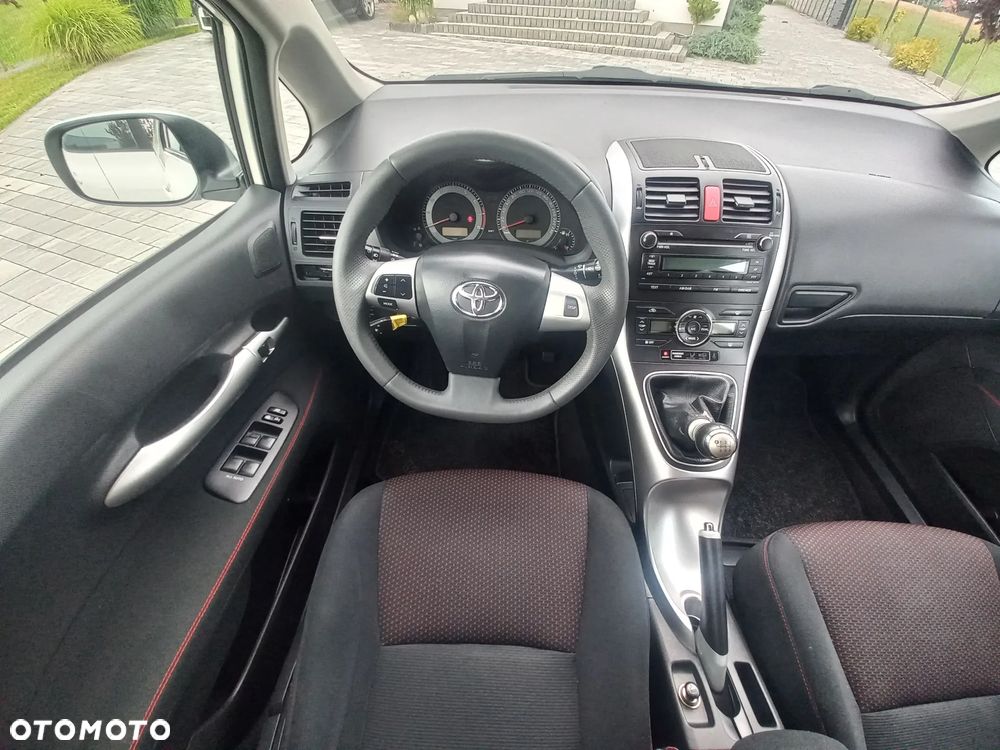 Toyota Auris 1.6 Dynamic - 16