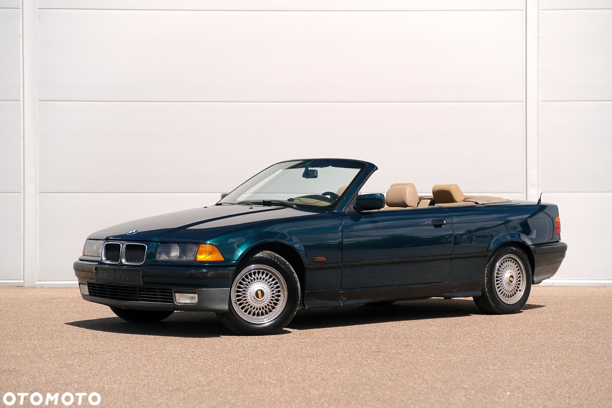 BMW Seria 3 325i - 1