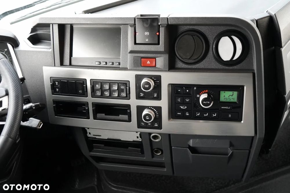 Renault T 520 / TEAM ALPINE  60/99  /  RETARDER / ALUFELGI / SKÓRY / EURO 6 - 29