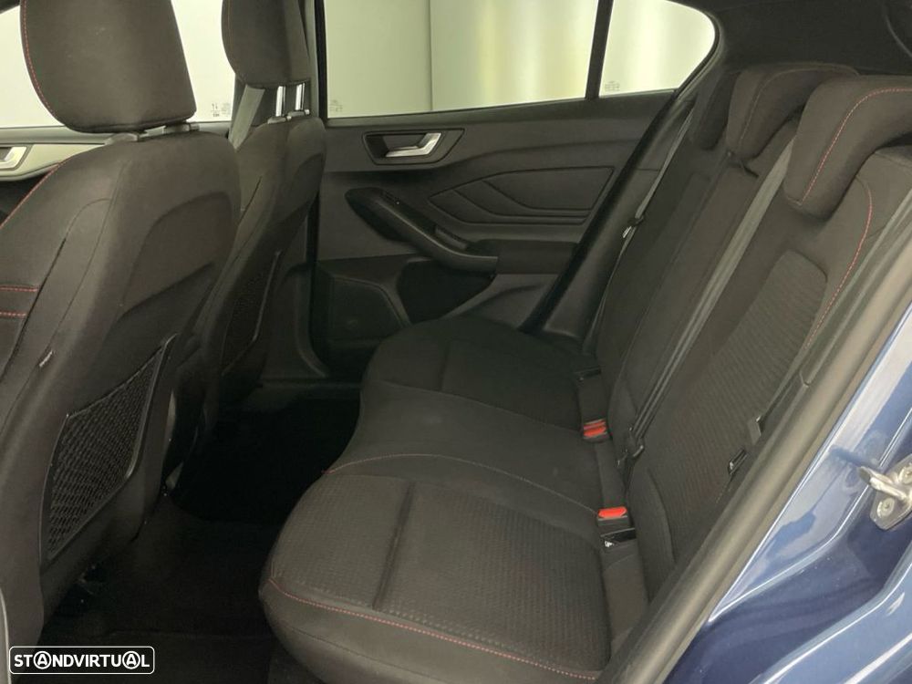 Ford Focus 1.0 EcoBoost MHEV ST-Line - 12