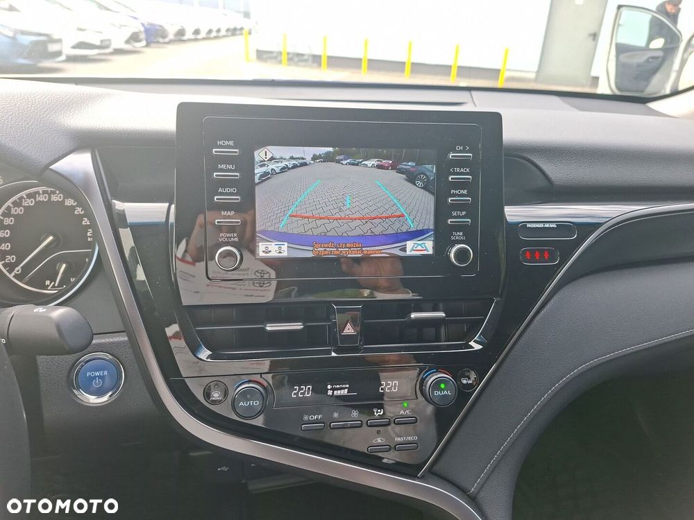 Toyota Camry 2.5 Hybrid Comfort CVT - 18