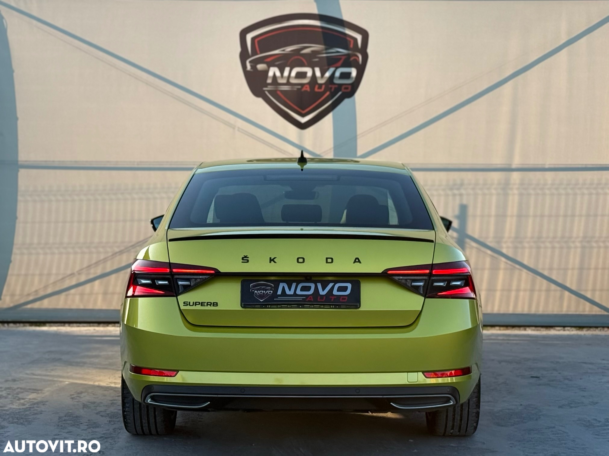 Skoda Superb 2.0 TDI Sportline - 35