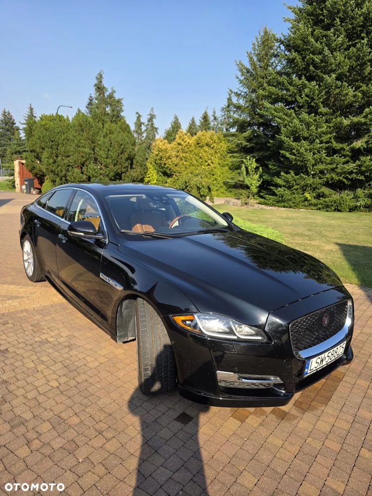 Jaguar XJ 3.0 T AWD R-Sport - 2