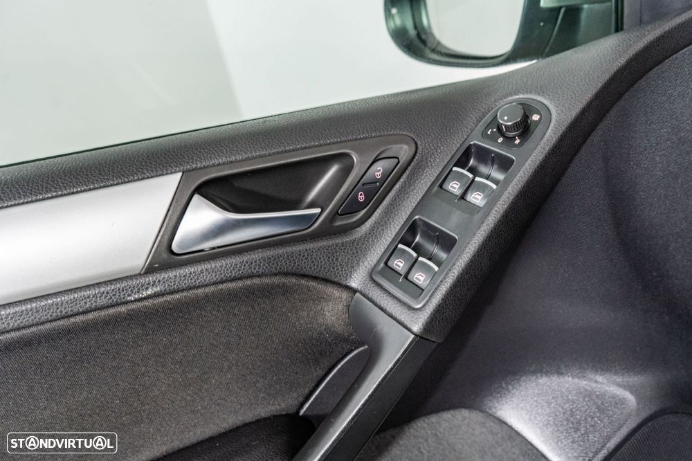 VW Golf Cabriolet 1.6 TDi BlueMotion - 23