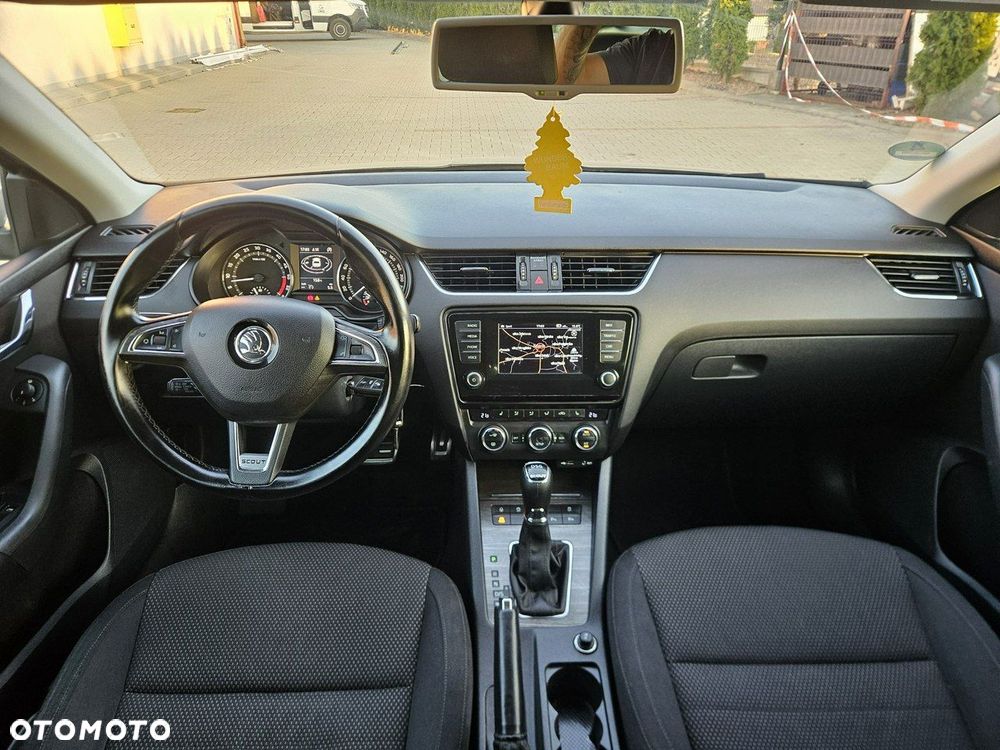 Skoda Octavia 2.0 TDI 4x4 DSG Scout - 23