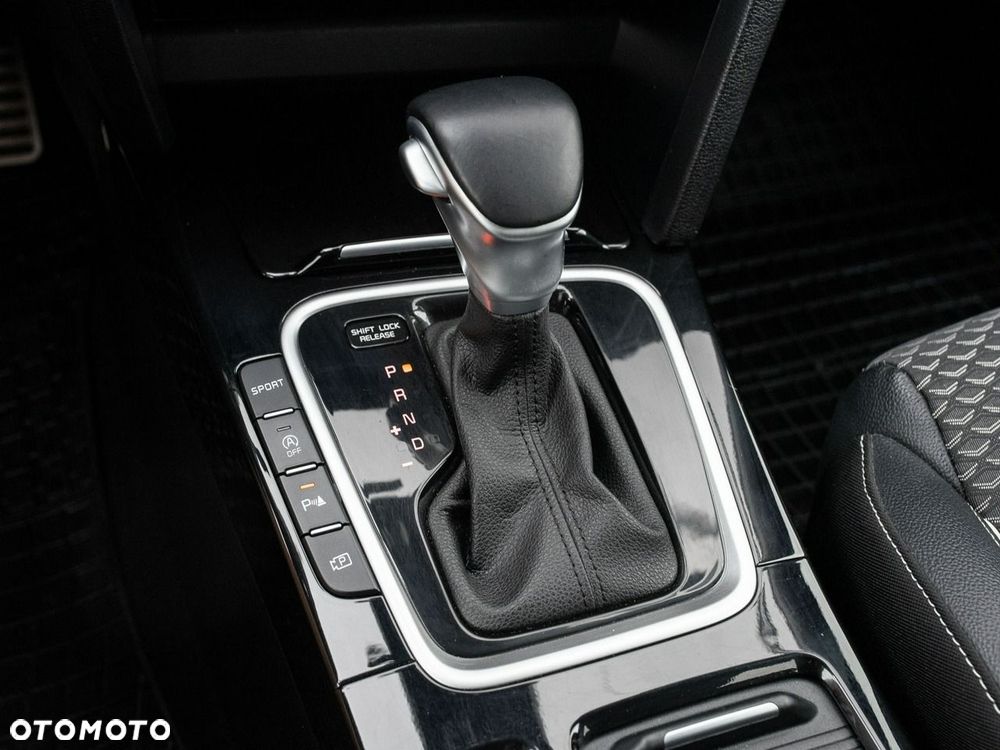 Kia Ceed 1.5 T-GDI Business Line DCT - 16
