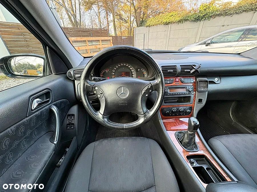 Mercedes-Benz Klasa C 200 T Kompressor Avantgarde - 24