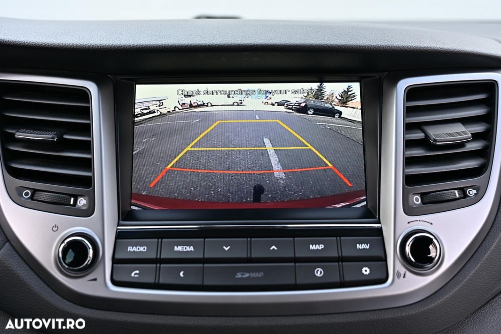 Hyundai Tucson 2.0 CRDI 4WD Automatik Style - 28