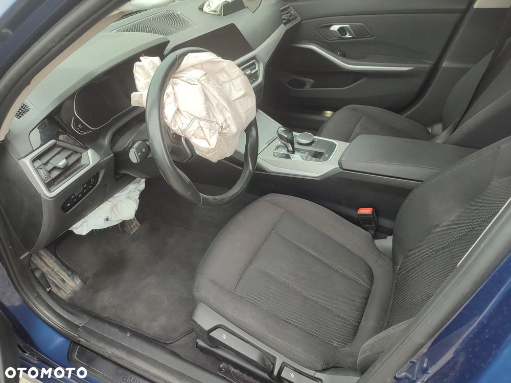 BMW Seria 3 318d Sport Line Shadow - 11