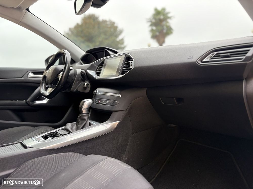 Peugeot 308 SW BlueHDi 120 EAT6 Stop & Start Allure - 16