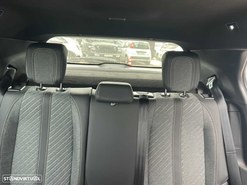 Peugeot e-2008 54 kWh Allure - 10