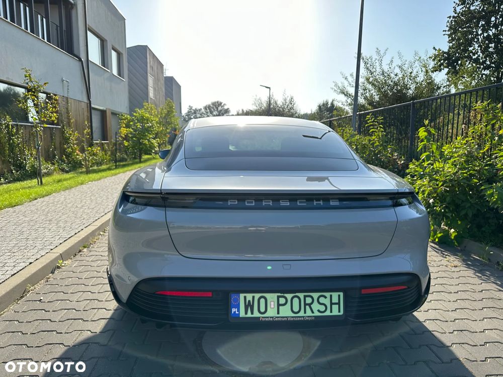 Porsche Taycan Performance Plus - 6