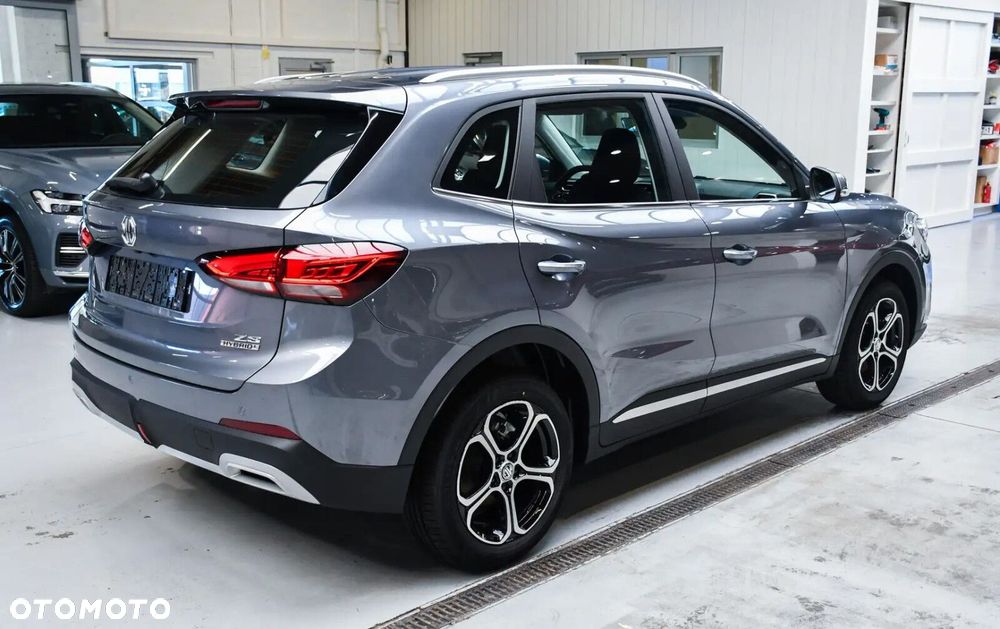 MG ZS Hybrid+ - 6