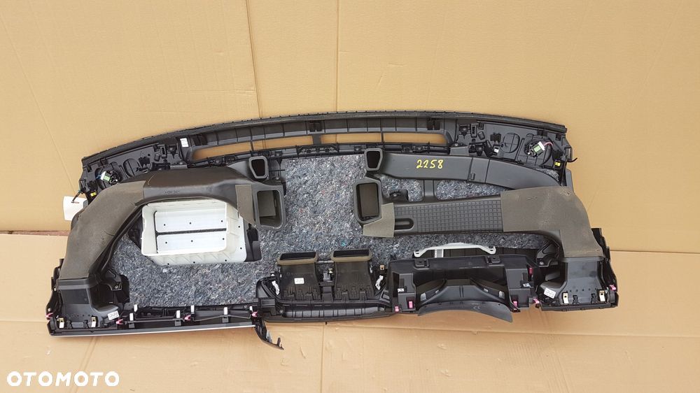 konsola deska rozdzielcza toyota avensis t27 lift t29 16- demontaż oryginał - 9