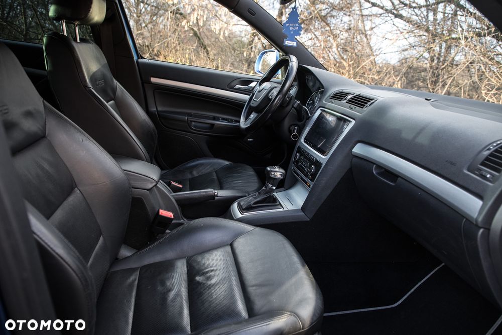 Skoda Octavia 2.0 TSI DSG RS - 32