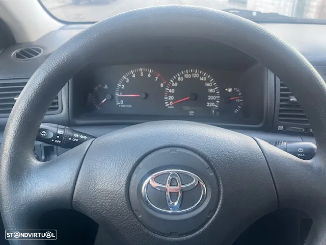 Toyota Corolla 1.4 SE - 9