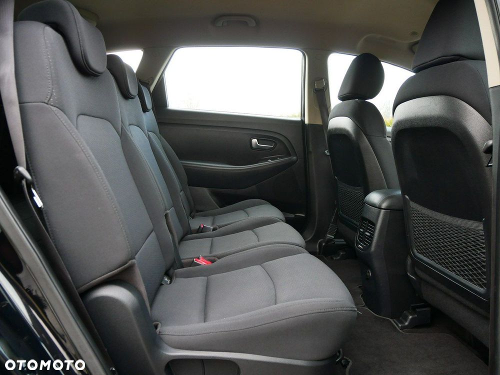 Kia Carens - 21