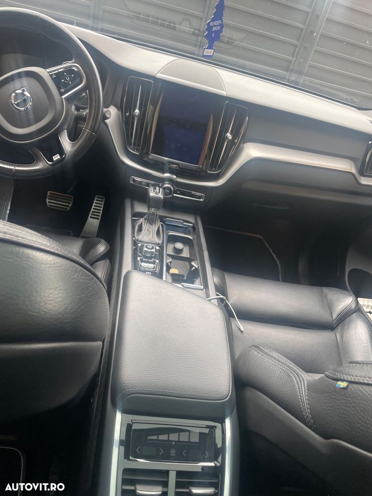 Volvo XC 60 D4 AWD Geartronic RDesign - 11