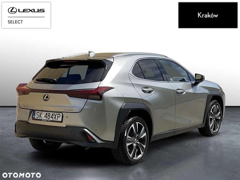 Lexus UX - 5