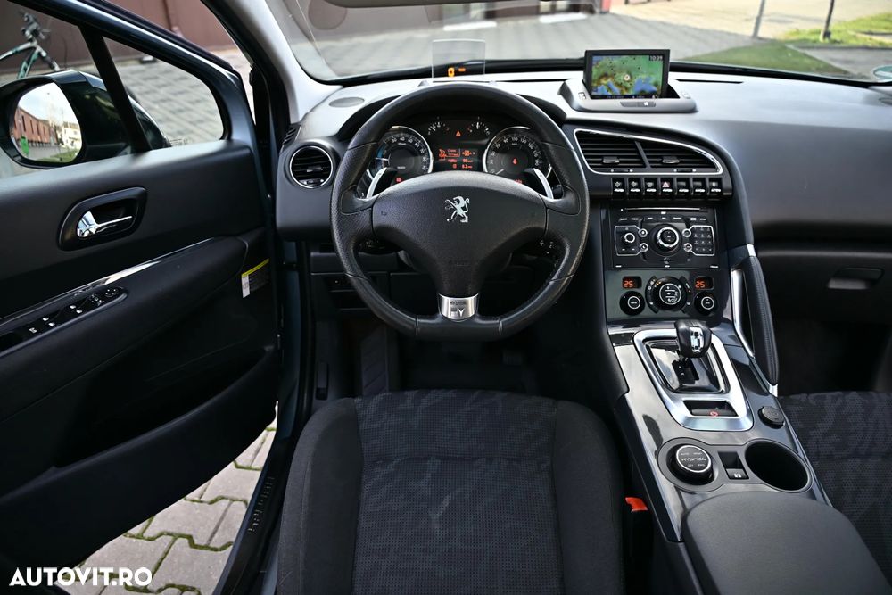 Peugeot 3008 Hybrid4 - 13