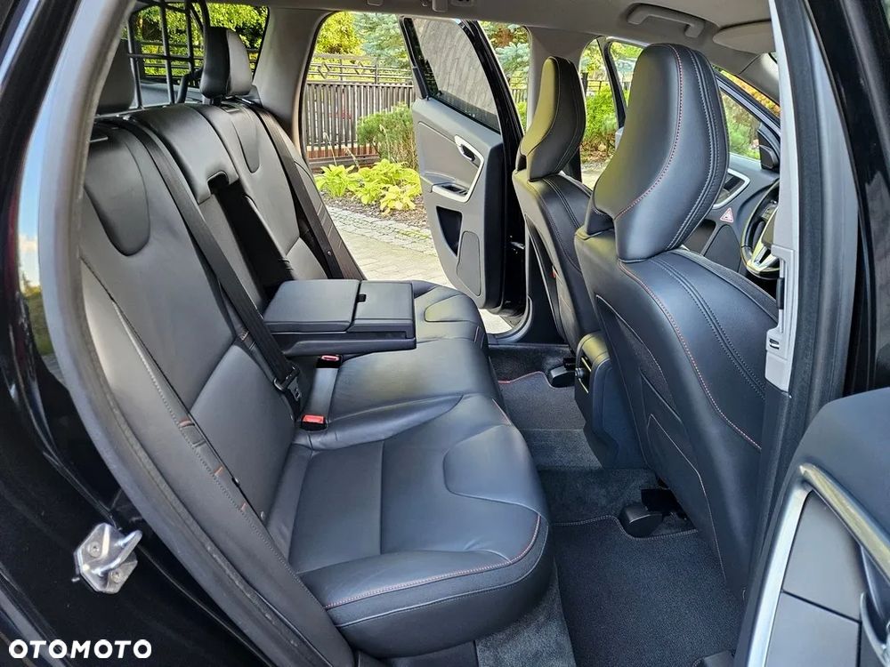 Volvo XC 60 D4 AWD Ocean Race - 20