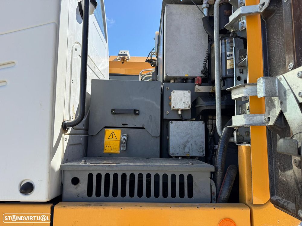 Liebherr A912 - Compact - 9