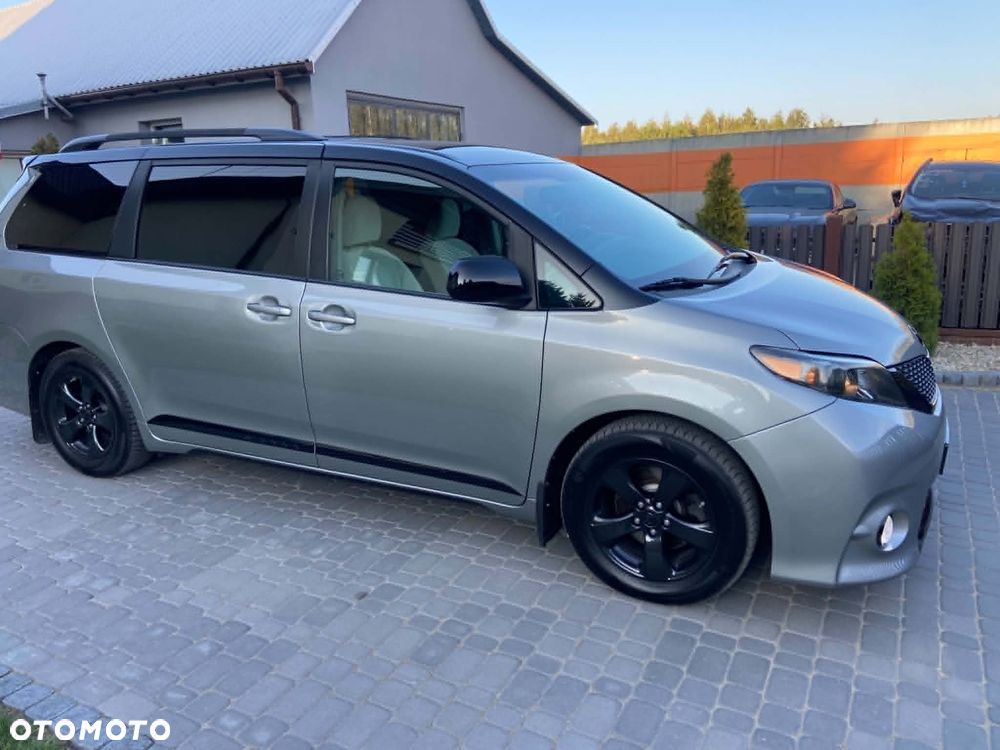 Toyota Sienna 3.5 V6 SE - 3