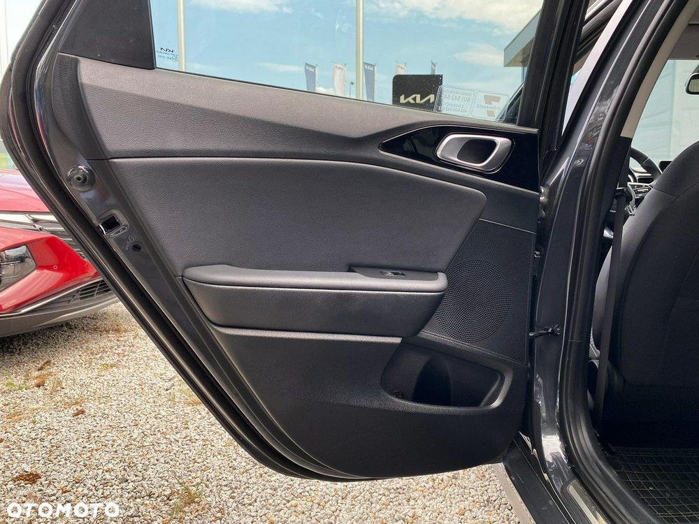 Kia Ceed - 23