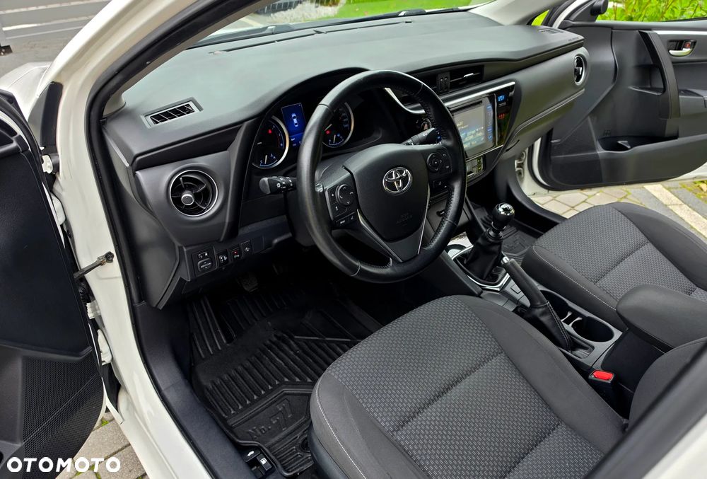 Toyota Corolla 1.6 Premium - 25