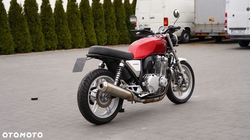 Honda CB - 8