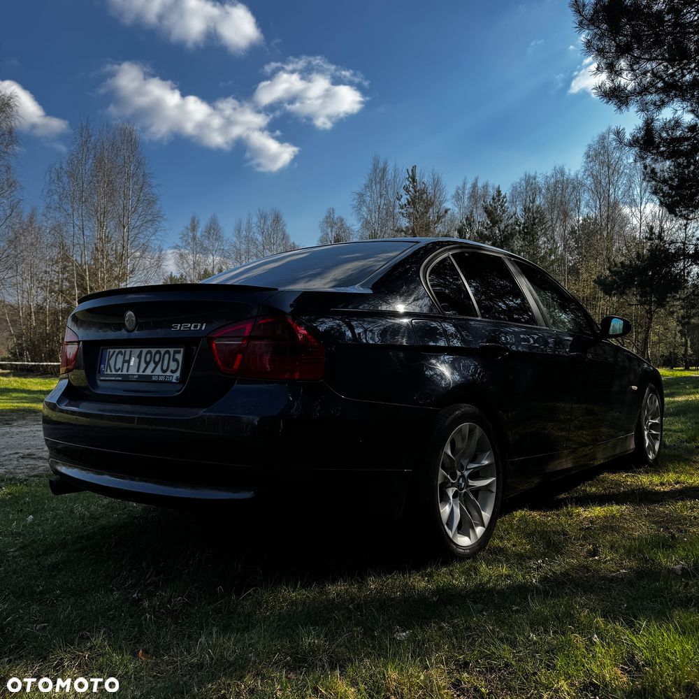 BMW Seria 3 320i - 5