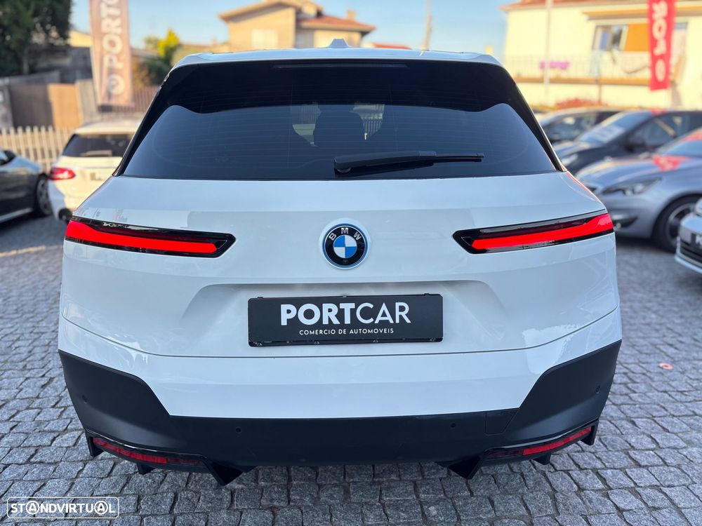 BMW iX xDrive 40 - 9