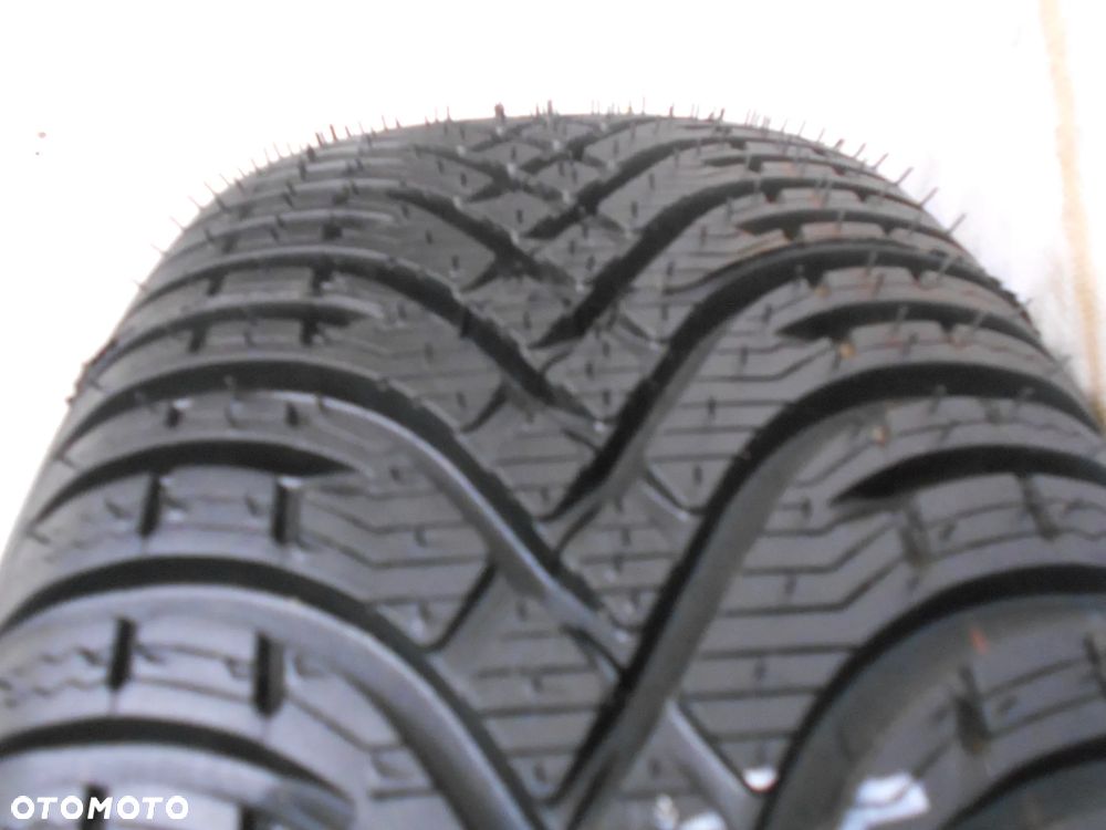 OPONA POJEDYNKA 185/65R15 BFGOODRICH G-FORCE WINTER 2  DOT 3722 8.4MM - 2
