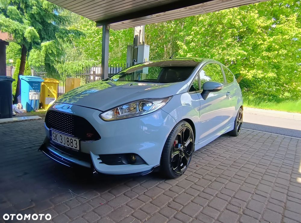 Ford Fiesta - 30