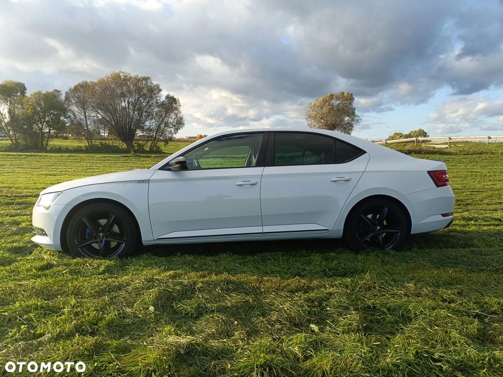 Skoda Superb 2.0 TSI Sportline DSG - 36