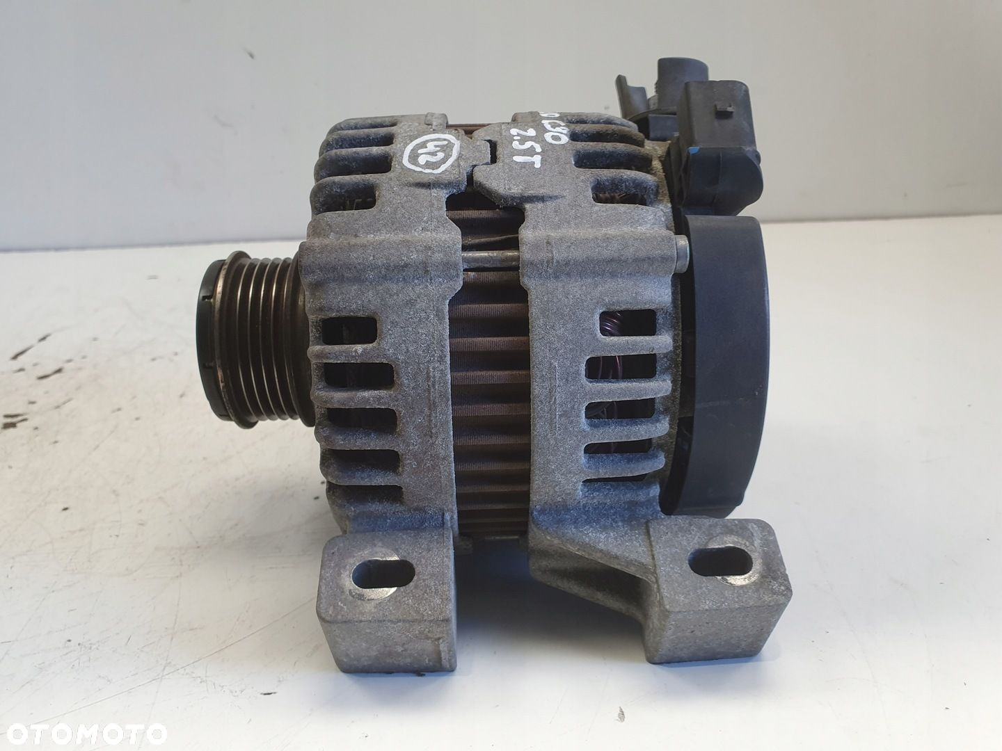 Volvo C30 2.4 D5 06-12r ALTERNATOR 0121615014 - 3