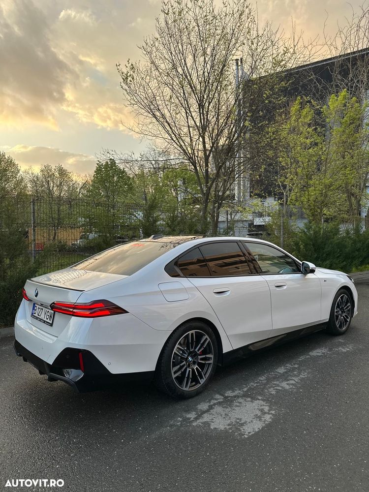 BMW Seria 5 520i AT MHEV - 2