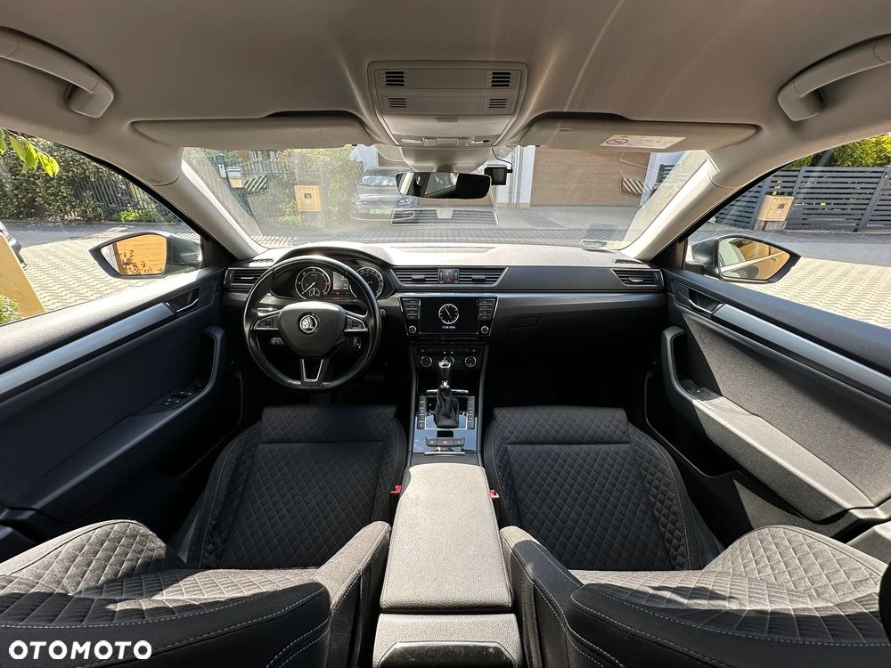 Skoda Superb 2.0 TDI Style DSG - 2
