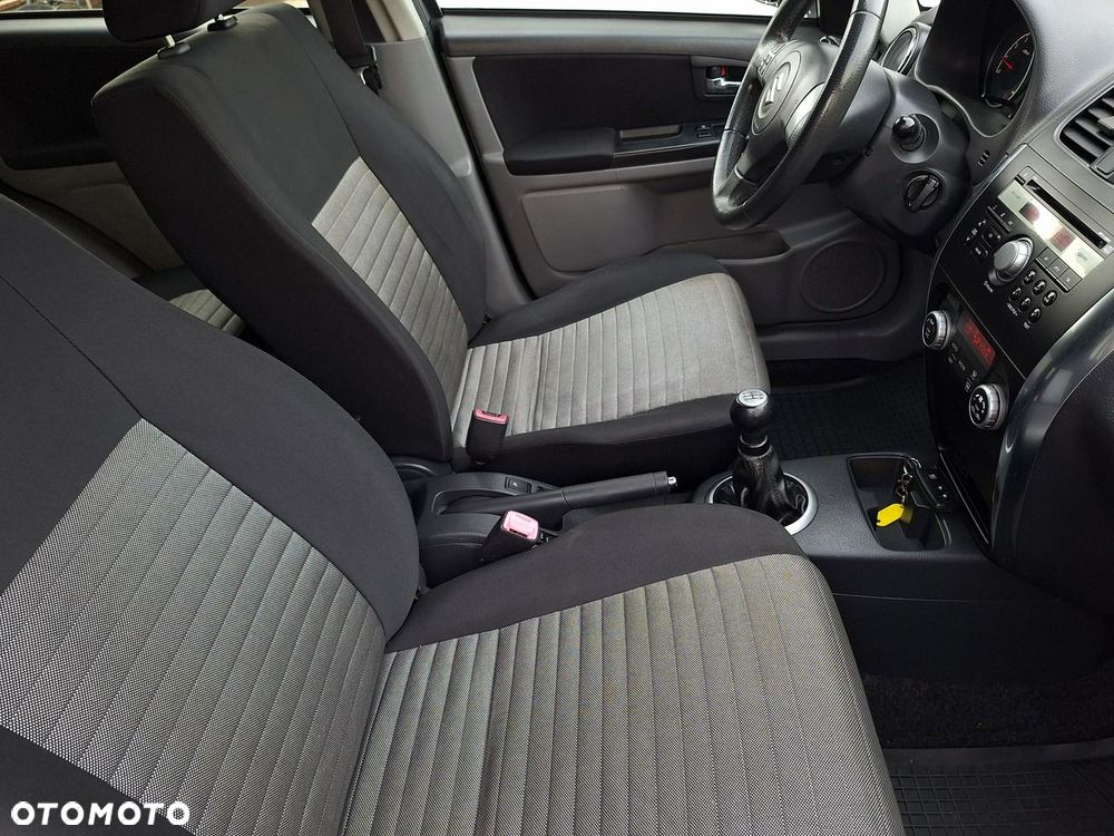 Suzuki SX4 - 12