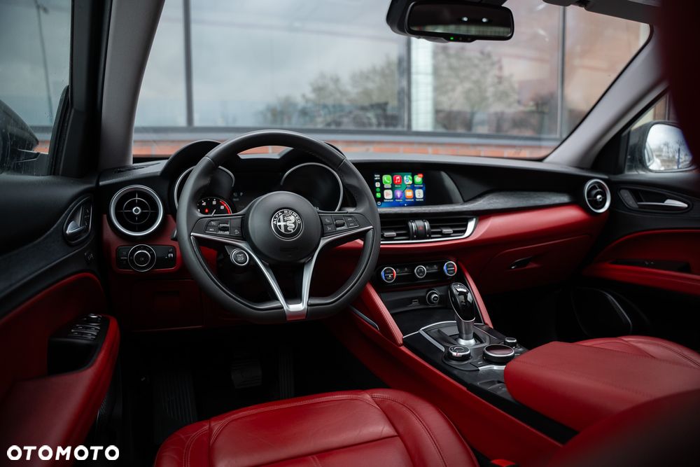 Alfa Romeo Stelvio 2.0 Turbo 16V AT8-Q4 Executive - 28