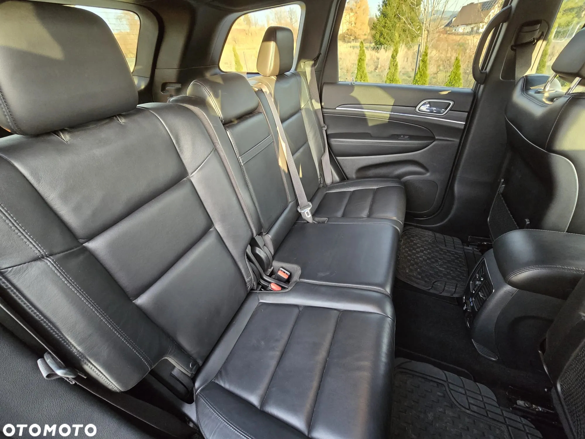 Jeep Grand Cherokee - 26